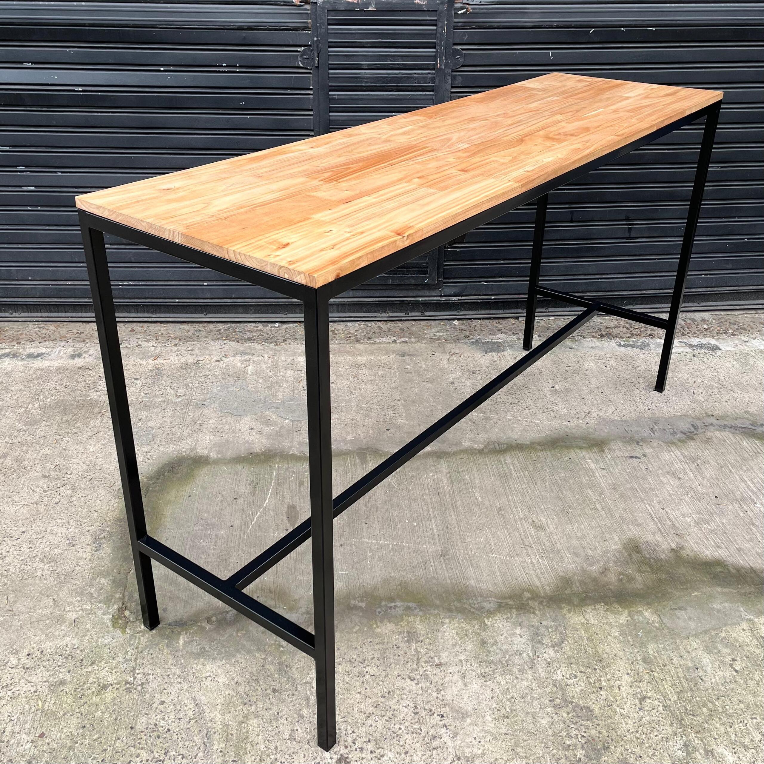 Set barra desayunador grande + 4 banquetas con apoyapies - Imagen 3