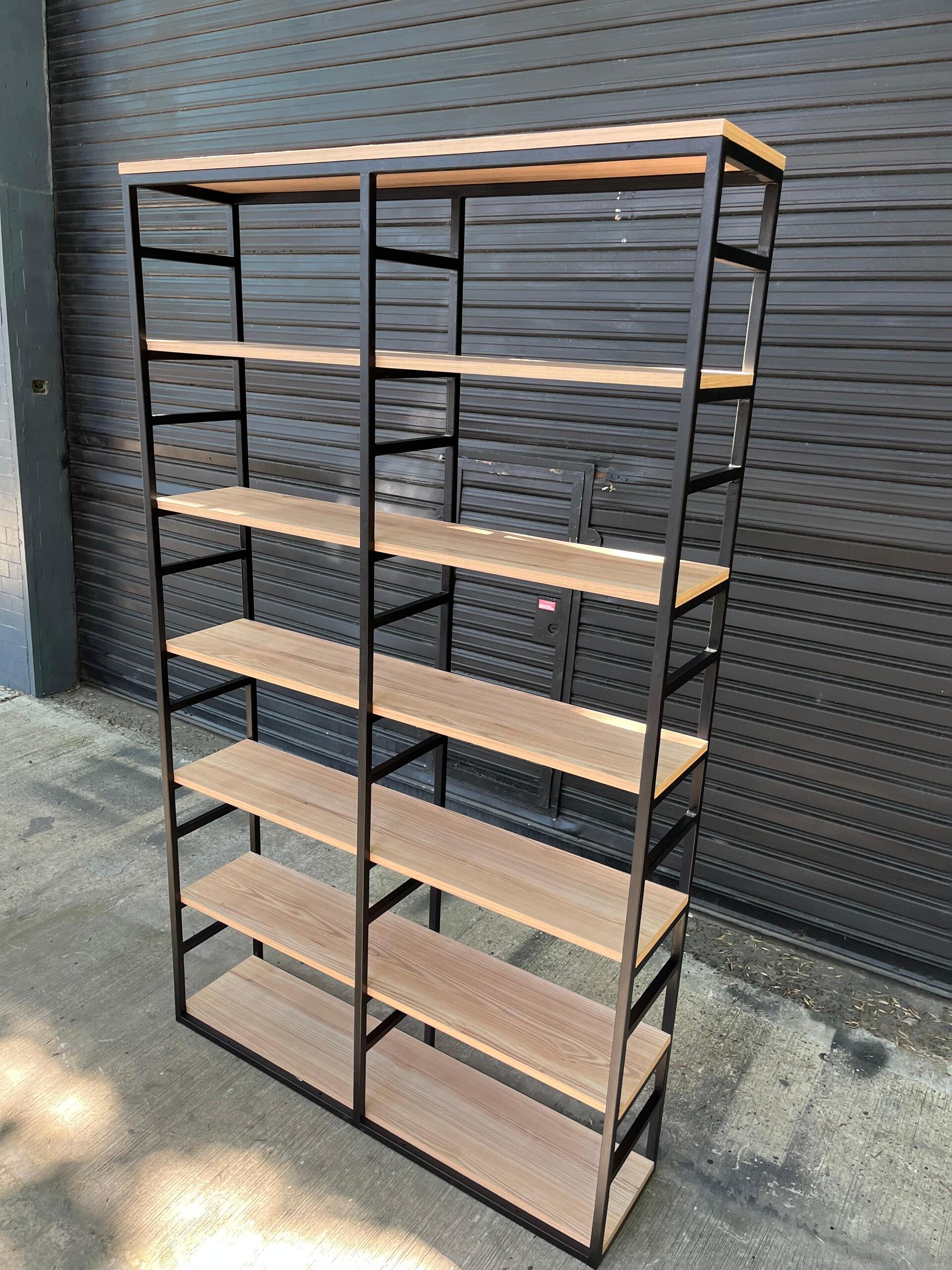 Estanteria estilo industrial reforzada con topes laterales